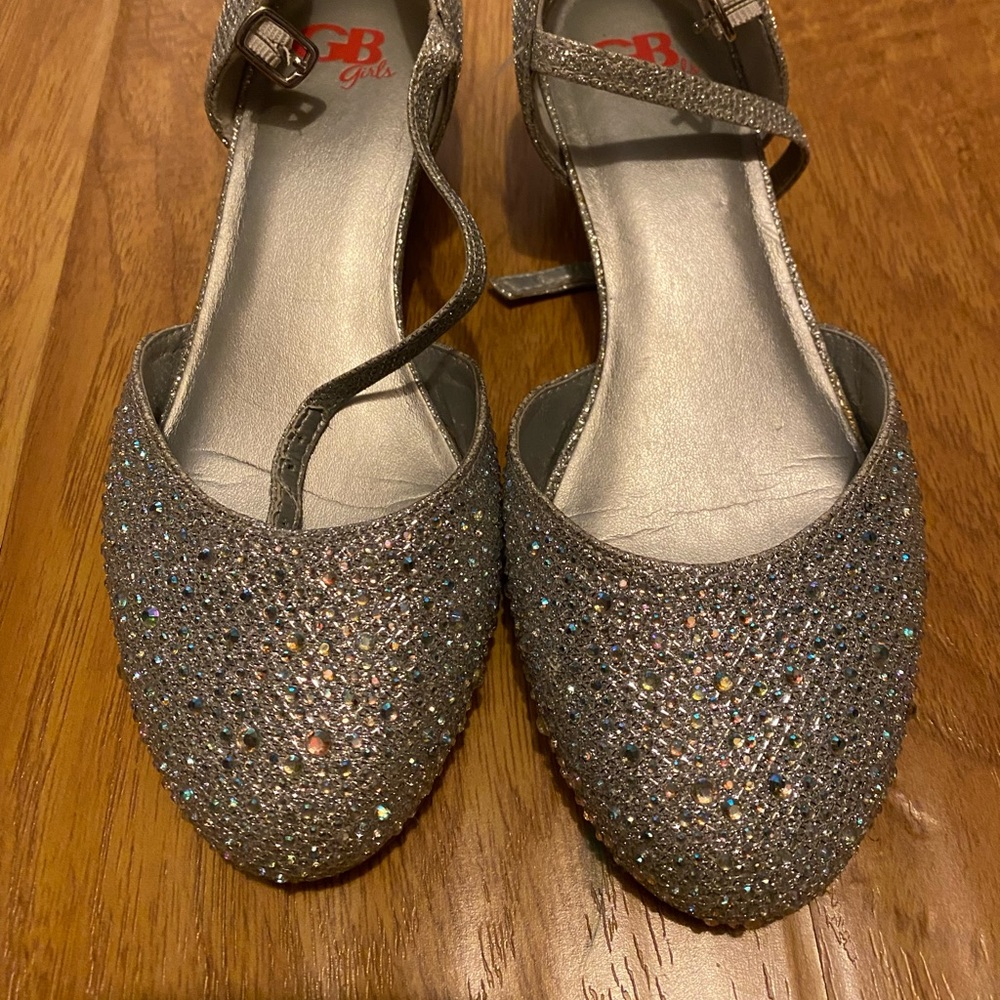 Girls sparkle dress shoes. Size 2